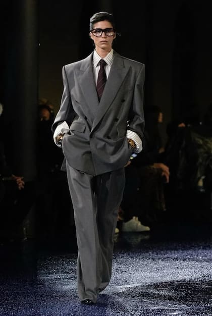 La argentina Mica Argarañaz también brilló en la pasarela de Saint Laurent