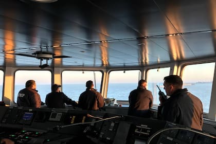 La Armada Argentina vigilando la milla 201