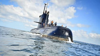 La Armada confirma que aún no hubo contacto con el submarino y no descarta ninguna hipótesis
