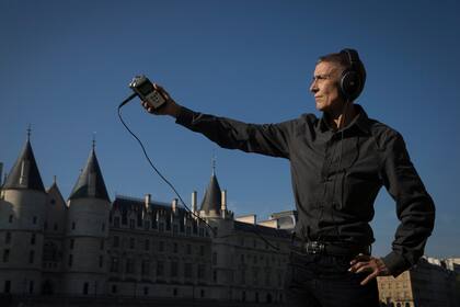 La arqueóloga sonora, Mylène Pardoen, trabaja para restituir la particular sonoridad de Notre Dame tras el incendio