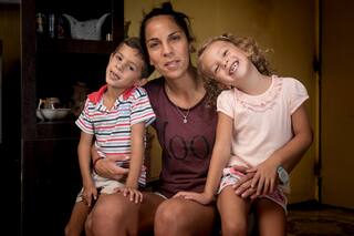 Mamá, arquera de la selección y cajera: todas las vidas de Vanina Correa