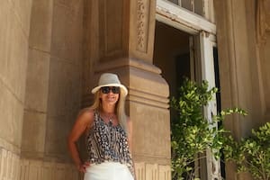 La arquitecta Adriana Piastrellini recorre la Argentina en busca de diseños art déco y realiza viajes turísticos que siguen este estilo