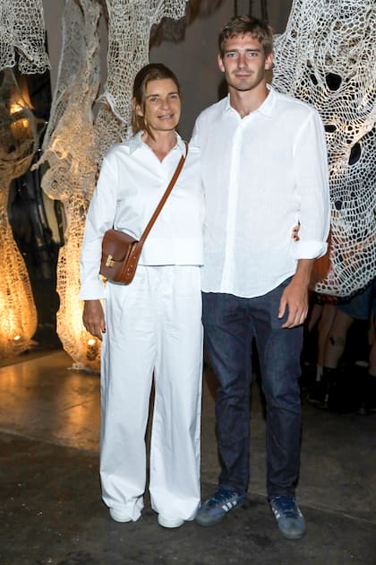 La arquitecta y diseñadora Isabel Firmin Didot con su hijo, Marcos Bordeu