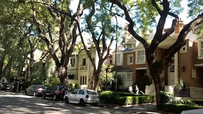 La arquitectura de estilo inglés es predominante en sus construcciones