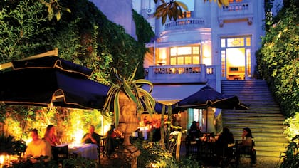 La arquitectura imponente de Milión se combina con una propuesta de tapeo más que tentadora