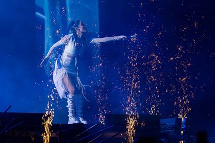 La artista, de 22 años, se presentó ante 10 mil personas