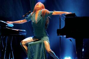 La artista, de 61 años, logró su gran éxito como solista a principios de la década de 1990