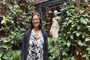 La artista Donna Conlon, de visita en el estudio de Aldo Sessa