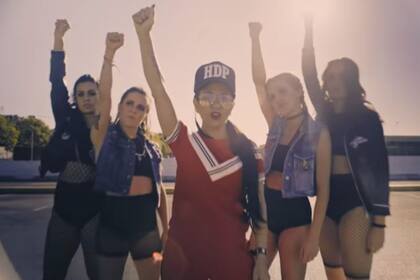 La artista está fuertemente comprometida desde hace años con las luchas de las mujeres contra la opresión y los femicidios