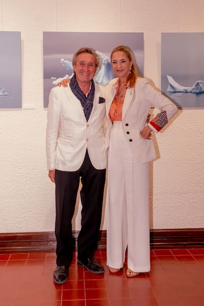 La artista italiana y Alfredo Etchegaray.