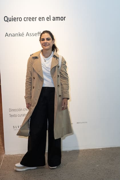 La artista plástica, Sara "Kiwita" Stewart Brown, presente en la inauguración