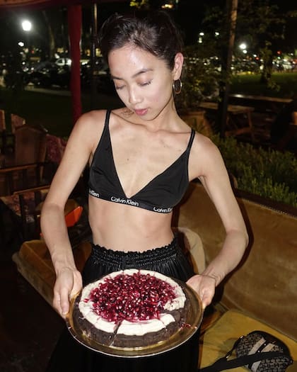 La artista tiene un emprendimiento gastronómico llamado Kaori (Foto: Instagram @deboranishimoto)