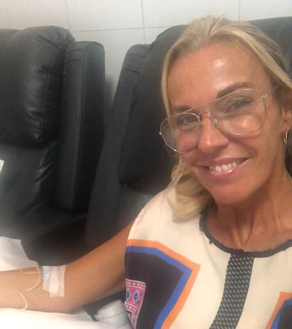 La Artritis Reumatoidea (AR) es una enfermedad inflamatoria crónica autoinmune de causa aún desconocida que afecta principalmente las articulaciones, aunque también puede comprometer otros órganos.