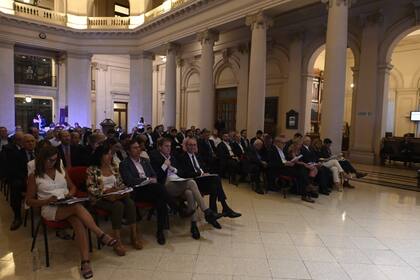 La asamblea presencial en Rosario