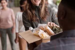 Dónde entregan comida gratis en Nueva York durante la semana del 11 al 15 de mayo de 2026