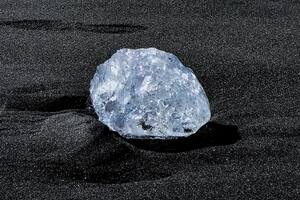 Un diamante hallado en las profundidades de la Tierra revela un mineral nunca antes visto