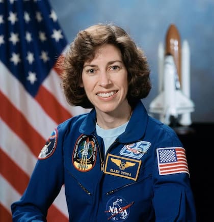 La astronauta Ellen S. Ochoa fue la primera mujer de origen hispano en ir al espacio. (EllenOcha/NASA)