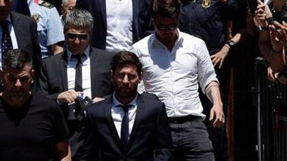 La Audiencia de Barcelona aceptó el cambio de pena para Messi y su padre