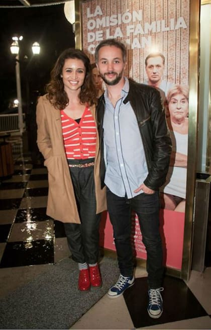 La aún pareja fue a ver teatro