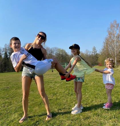 La ausencia de Demichelis en las imágenes no pasó inadvertidas (Foto: Instagram @evangelinaanderson)