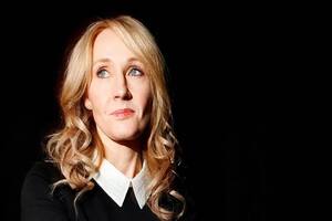 Rowling confesó que en la relación violenta que tuvo con su exmarido temió que le quemara el manuscrito de Harry Potter
