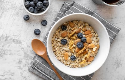 La avena previene enfermedades coronarias, y reduce los niveles de azúcar en sangre y el colesterol