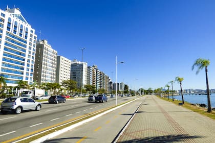 La avenida  Beira Mar Norte en Florianópolis