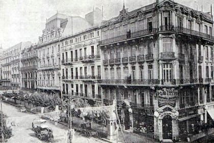 La avenida de Mayo antes de la construcción del edificio Cénit