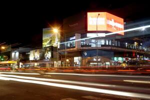 La avenida Warnes, en Villa Crespo, con repuestos para autos, mayoristas en Once y la calle Libertad con joyerías en el microcentro porteño son los polos más tradicionales y consolidados