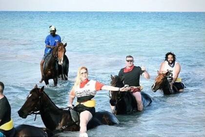 La aventura de Franco Armani y su mujer, Daniela Rendón, en el agua