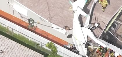 La avioneta cayó cerca del aeropuerto North Perry, en Pembroke Pines, poco después del despegue