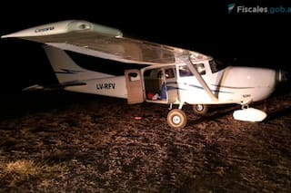 Cinco años de cárcel para dos contrabandistas que abandonaron un avión en un campo