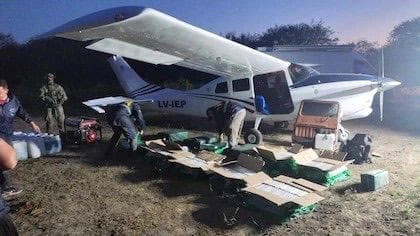 La avioneta interceptada en una pista clandestina de Vera, Santa Fe, con 400 kilos de cocaína