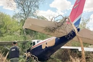 Un avión abandonado, un gran cargamento de drogas, un detenido, tres prófugos y total hermetismo