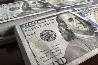 El dólar arrancó la semana con una suba de $25, tras la baja de las tasas de interés