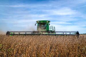 Una multinacional de la maquinaria redujo entre 3 y 7% sus precios y acumula importantes bajas en los últimos cuatro meses