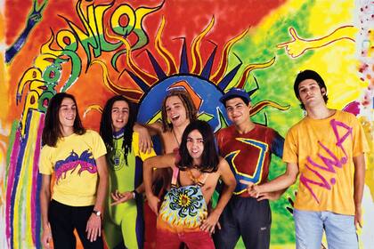 La banda en sus comienzos, cuando irrumpió en la escena de los 90 a puro desparpajo multicolor