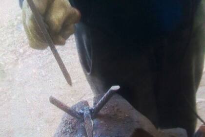 La banda fabricaba los miguelitos que usaba para intimidar a los camioneros