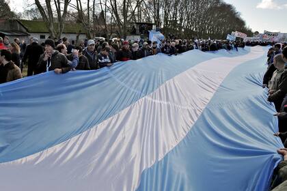 La bandera argentina en la movilización