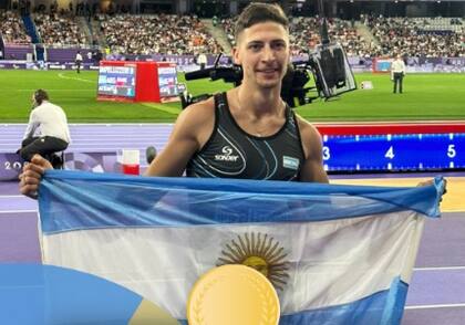 La bandera argentina y el orgullo de Impellizeri tras consagrarse en París
