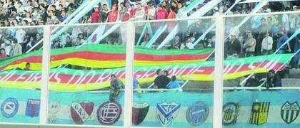 La bandera de HUA y la del Estado Río Grande Do Sul, juntas