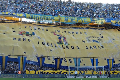 La bandera de la 12 con el pizzero en el centro