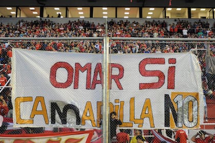 La bandera de la hincha de los Rojos