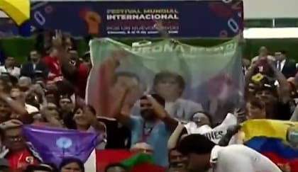 La bandera que destacó Nicolás Maduro durante el Festival Mundial Internacional Antifascista Por un Nuevo Mundo