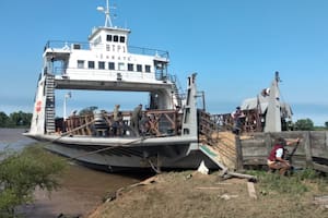 Con una barcaza del Ejército resolvieron un grave y urgente problema en las islas entrerrianas