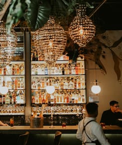 Día del Bartender: cómo se inspiran, cuáles fueron sus errores y que hacen cuando le piden “algo rico, pero no tan dulce”