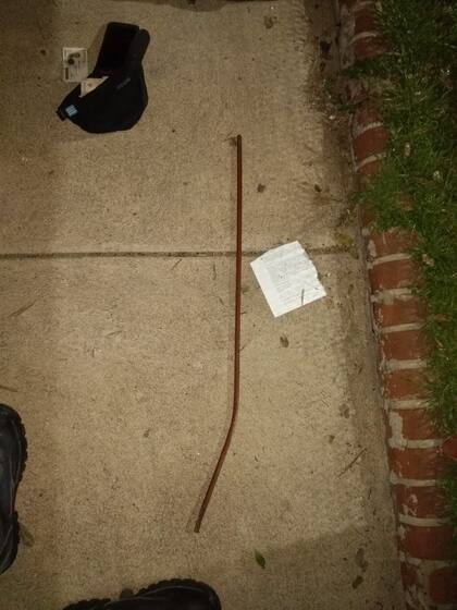 La barra de hierro que usaba el ladrón