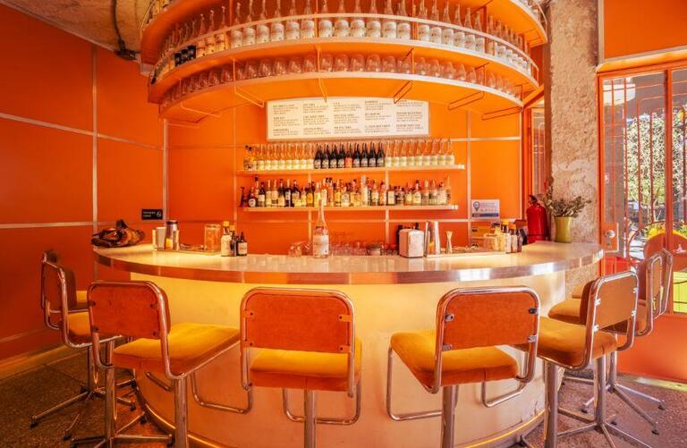 La barra de La Chintonería, en el Pasaje Echeverría