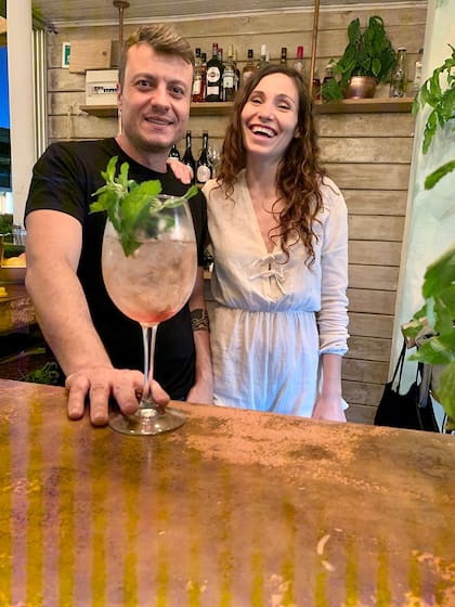 La barra de tragos de Luna Negra está a cargo del sommeliar Juan Giacolone