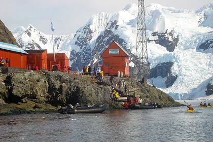 La Base antártica Brown es una estación estival de investigación en la Antártida